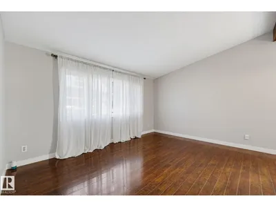 16415 87 AV NW photo 6