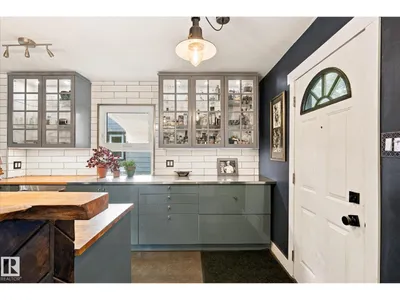 9611 73 AV NW photo 14