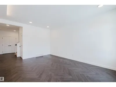 8293 KIRIAK LO SW photo 15