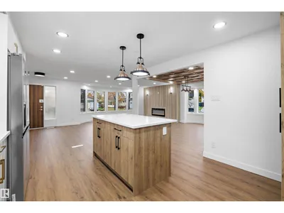 11 AUSTIN CR photo 19