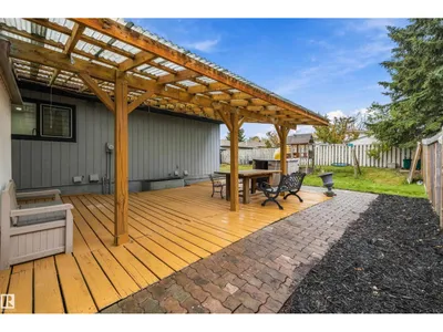 11 AUSTIN CR photo 57