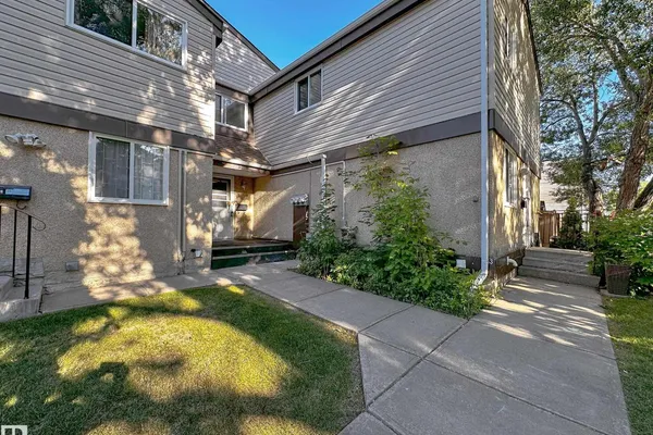 862 ERIN PL NW photo 3