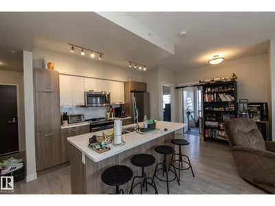 #2402 10410 102 AV NW photo 18