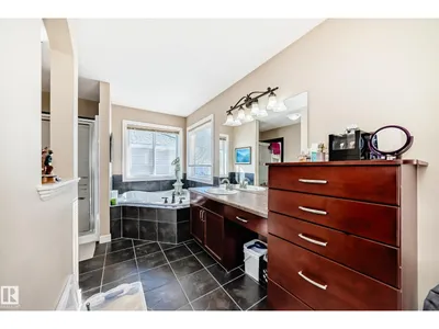 3711 163 AV NW photo 33