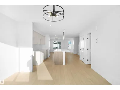 590 Ashgrove CI photo 12