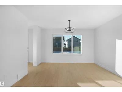 590 Ashgrove CI photo 10