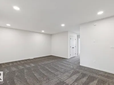 3019 5 AV SW photo 17