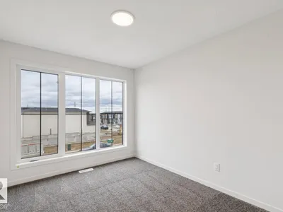 3019 5 AV SW photo 25