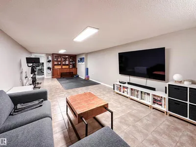 15256 86 AV NW photo 47