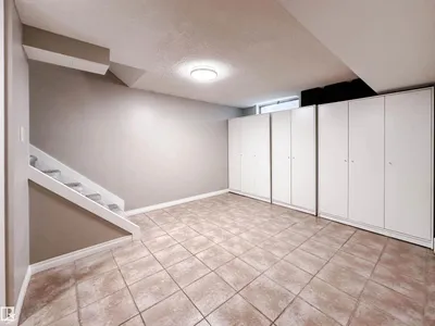 15256 86 AV NW photo 39