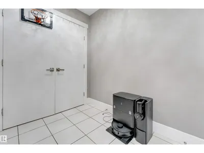 707 40 AV NW photo 29