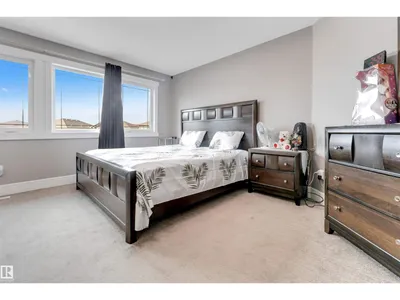 707 40 AV NW photo 37