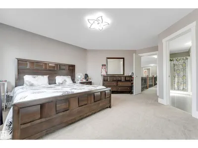 707 40 AV NW photo 39