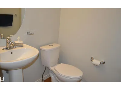 20032 46 AV NW photo 11