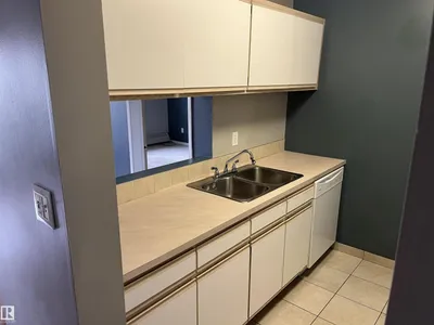 #205 5065 31 AV NW photo 12