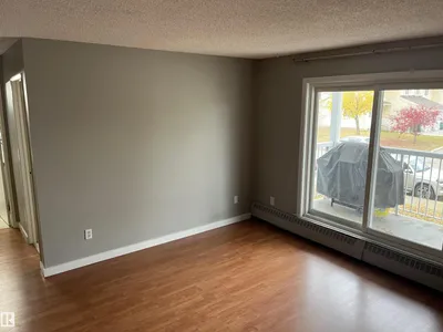 #205 5065 31 AV NW photo 9