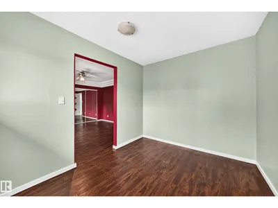 5204 112 AV NW photo 25
