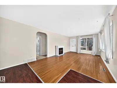 5204 112 AV NW photo 9