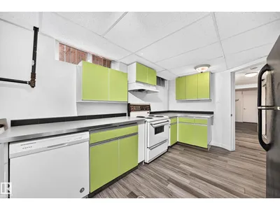 5204 112 AV NW photo 33