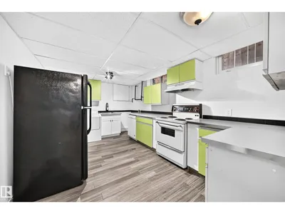 5204 112 AV NW photo 31