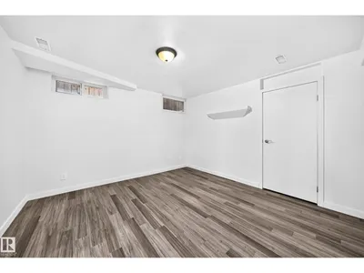 5204 112 AV NW photo 34