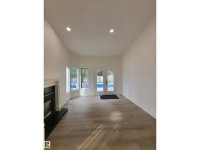4440 32 ST NW photo 12