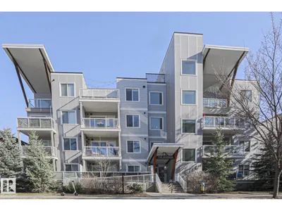 10030 83 AV NW photo 29