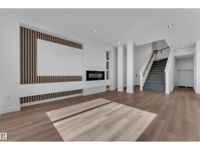 1089 Starling DR NW photo 4
