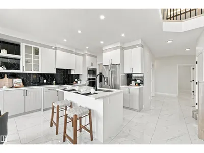 3805 38 Ave photo 17