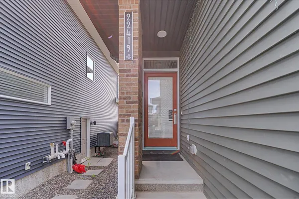 22419 80 AV NW NW photo 3