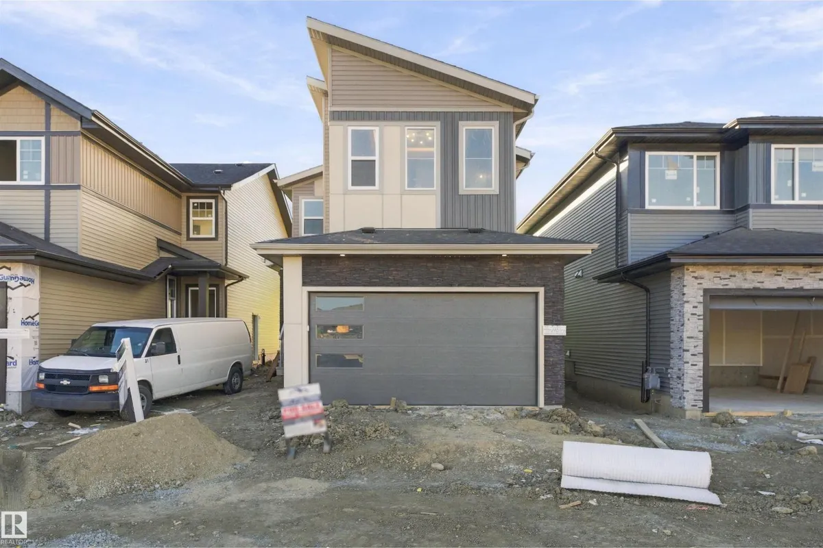 3824 39 St exterior