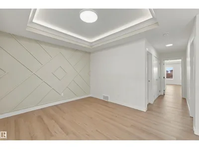 3824 39 St photo 27