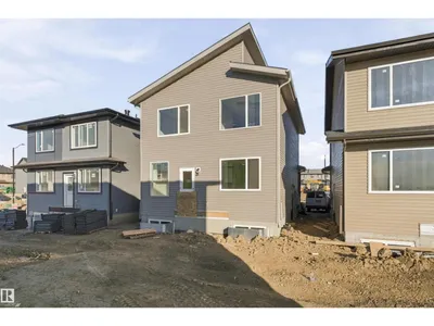 3824 39 St photo 4