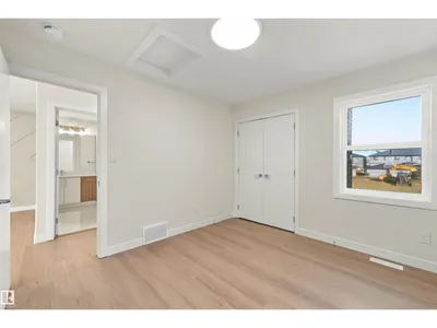 3824 39 St photo 38
