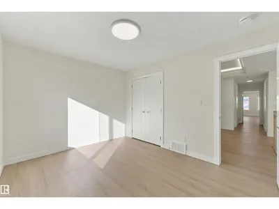 3824 39 St photo 42