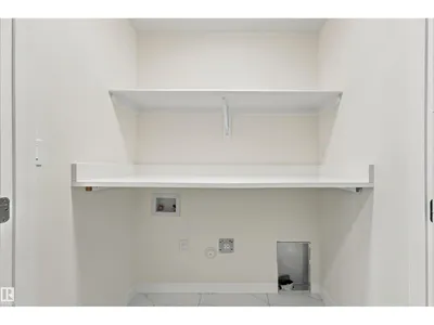 3824 39 St photo 45