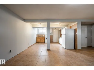 10619 129 AV NW photo 12