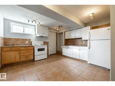 10619 129 AV NW photo 17