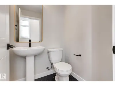 #11 16231 19 AV SW photo 9