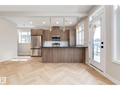 #11 16231 19 AV SW photo 11