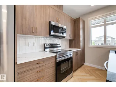 #11 16231 19 AV SW photo 8