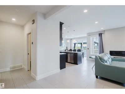 1 EASTVIEW ST photo 8