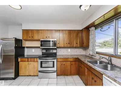 11440 44A AV NW photo 12