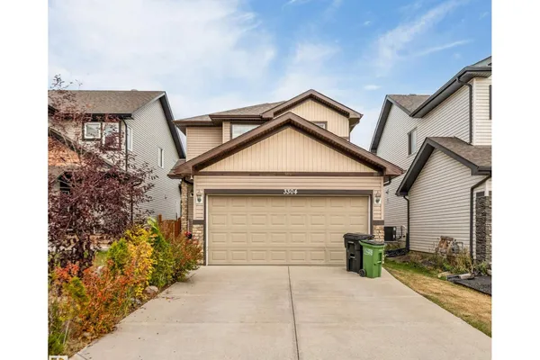 3304 13 AV NW photo 2
