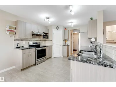 3304 13 AV NW photo 20