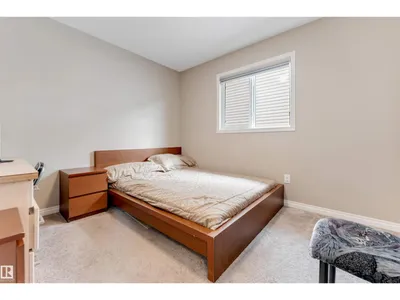 3304 13 AV NW photo 32
