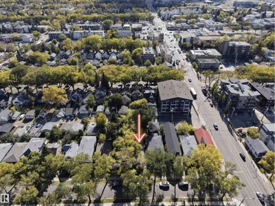 9851 85 AV NW photo 32