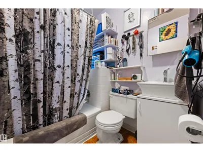9851 85 AV NW photo 15