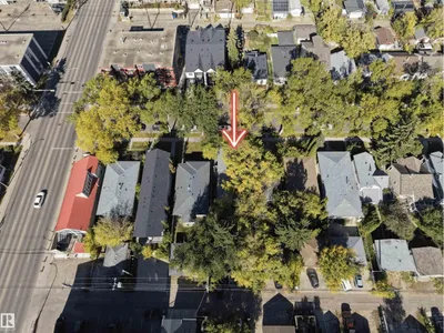 9851 85 AV NW photo 31