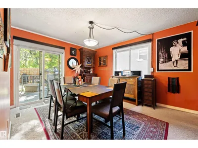 9851 85 AV NW photo 19